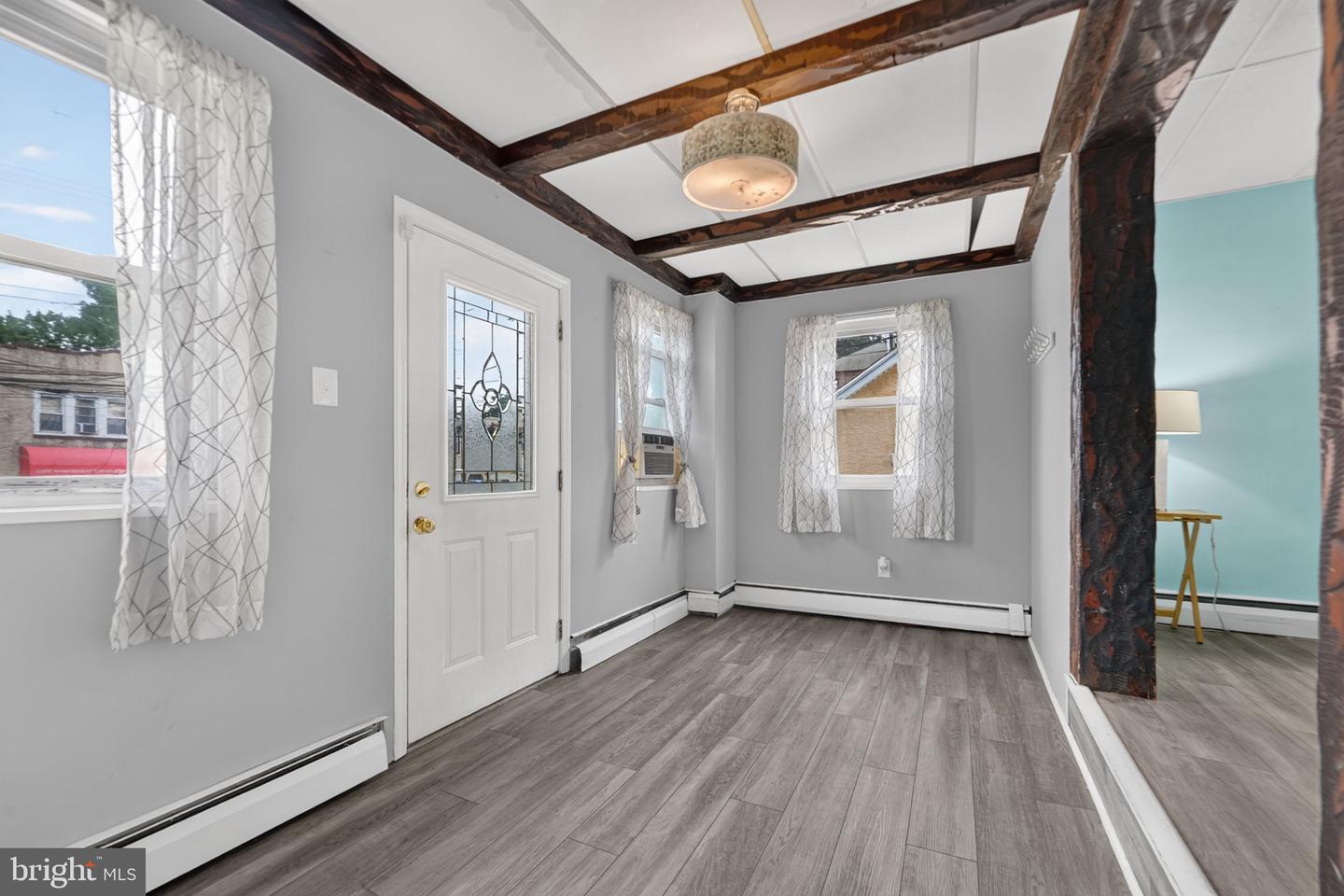 4104 Garrett Rd — photo