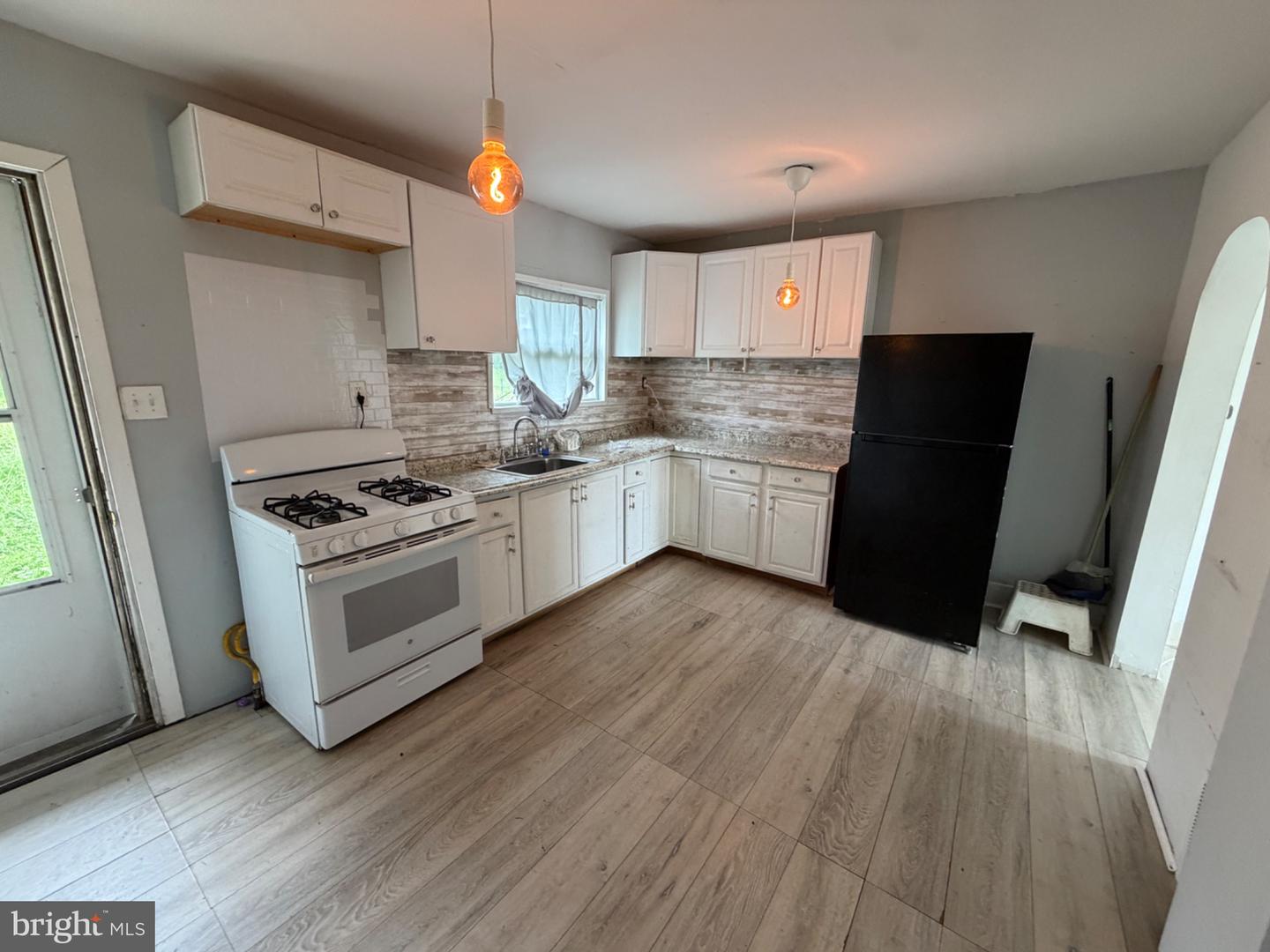 1112 W Ridge Road, Marcus Hook, PA 19061 — photo 3