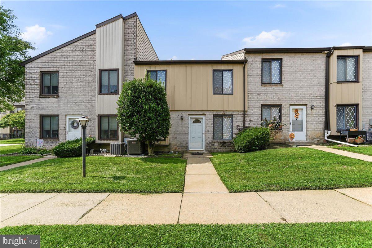 5200 Hilltop Dr #J11 — photo
