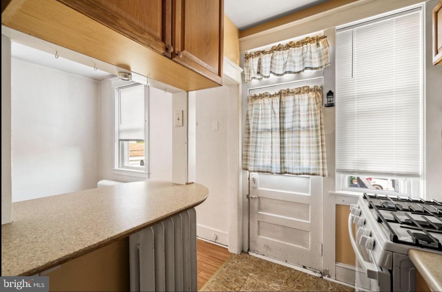 139 E Plumstead Ave #B — photo