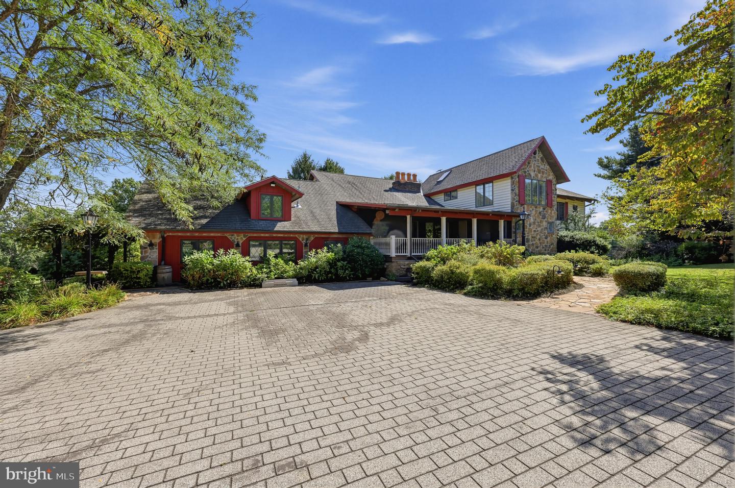 1120 Clover Ln — photo
