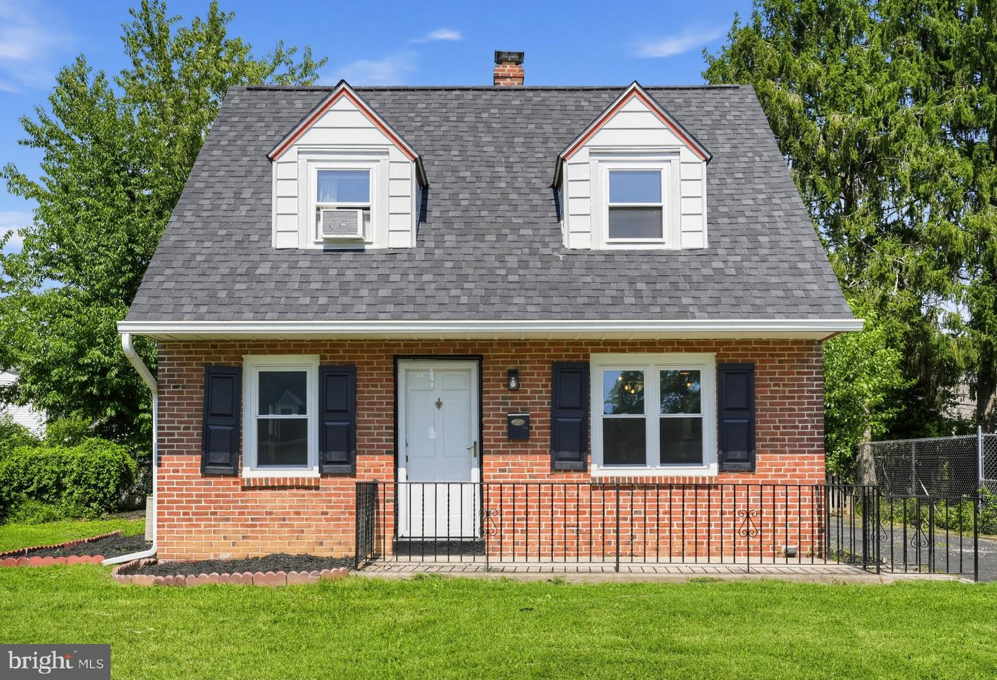 2739 SPRINGHILL ROAD, SECANE PA 19018