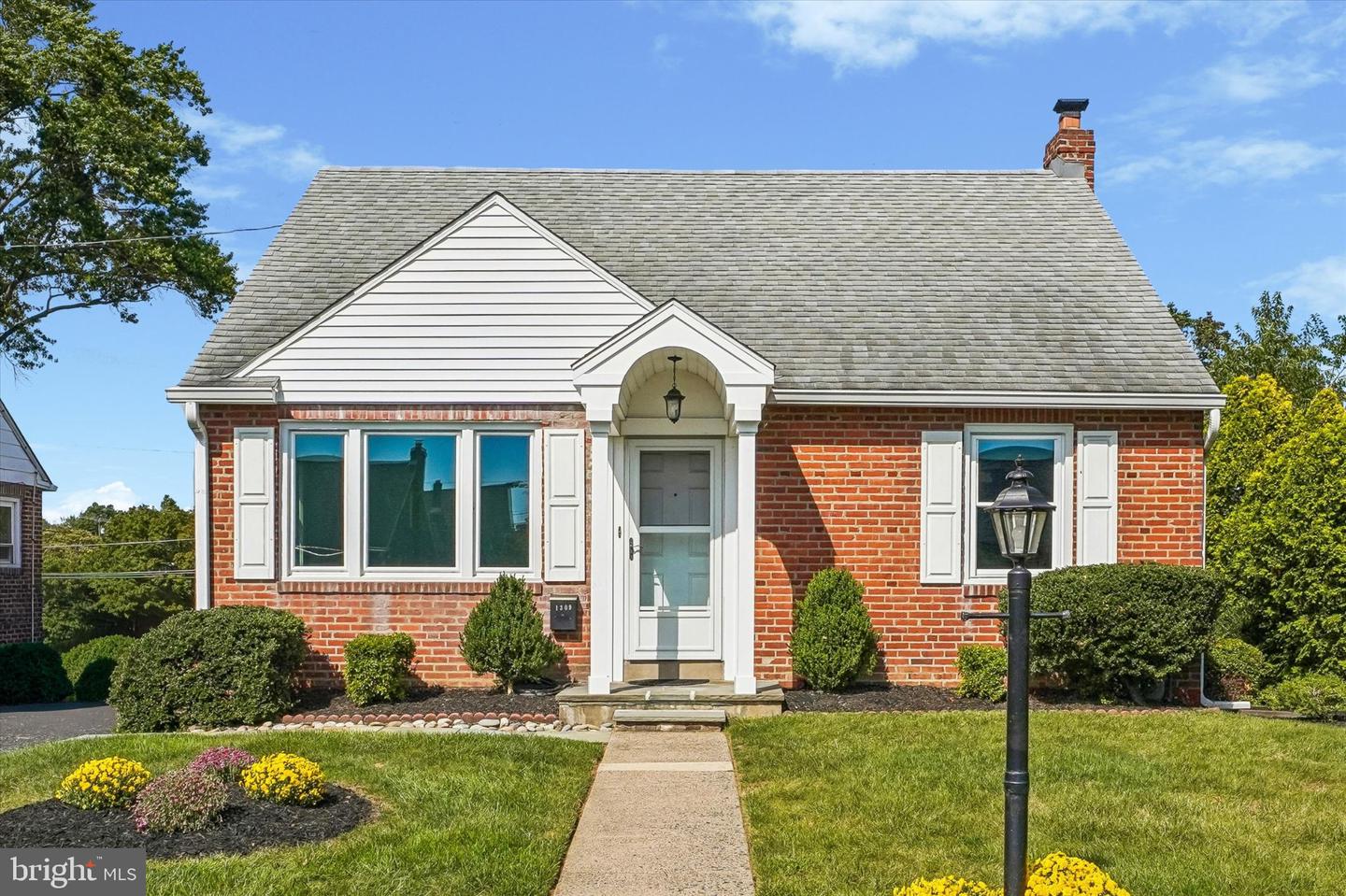 1309 Harrington Rd — photo
