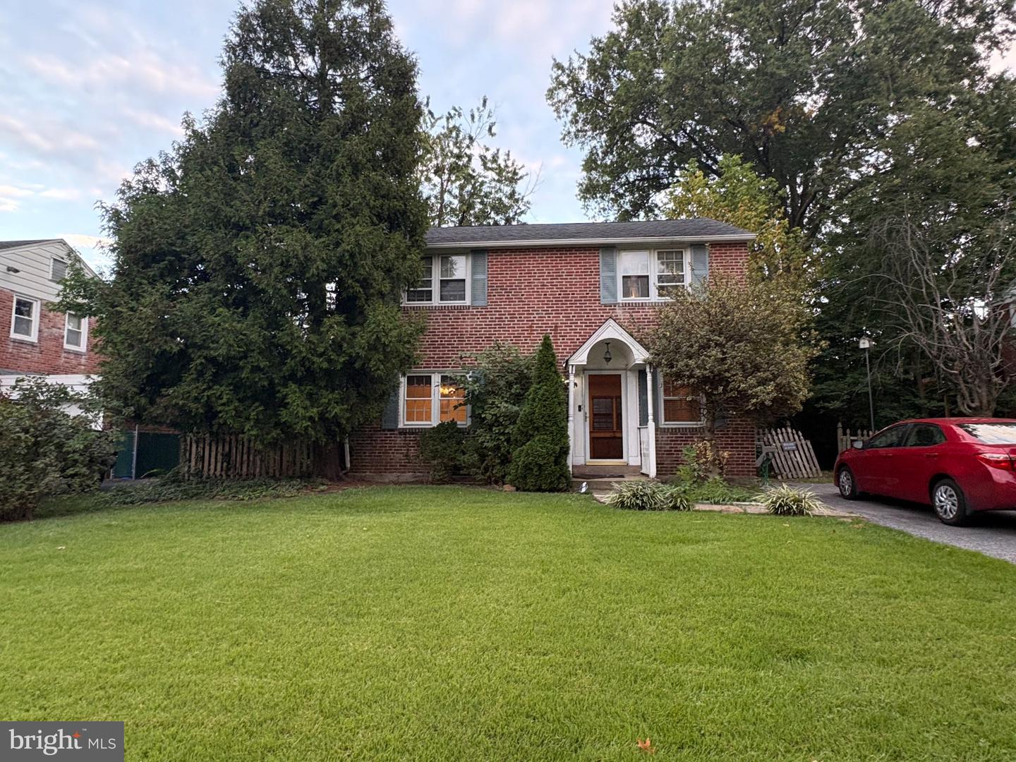 130 Merion Ave — photo