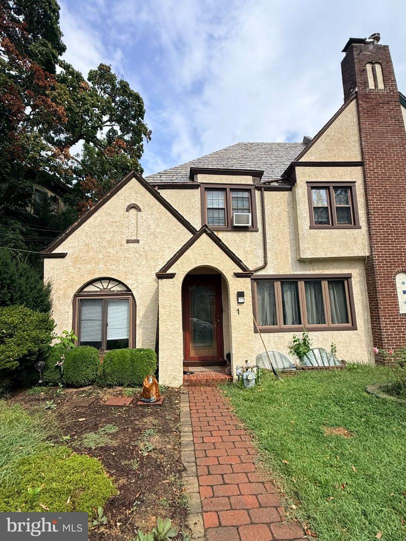 1 W Windermere Ter — photo