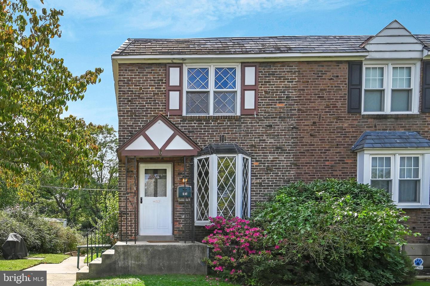 808 Hampshire Rd — photo