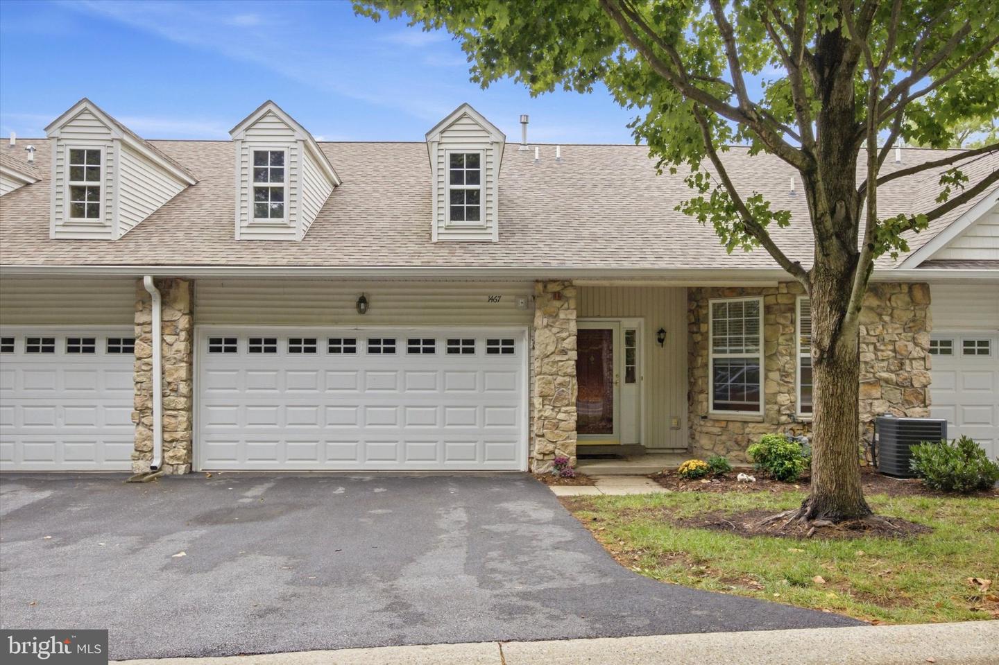 1467 Country Club Dr — photo