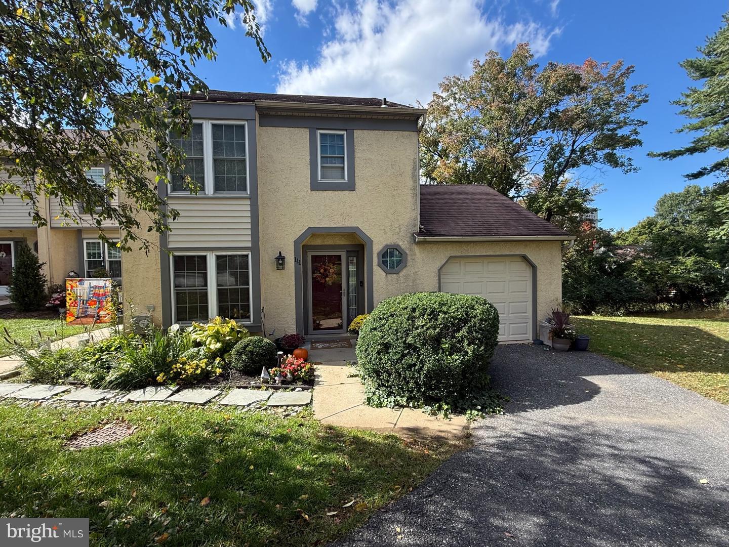 111 Bowater Ct — photo