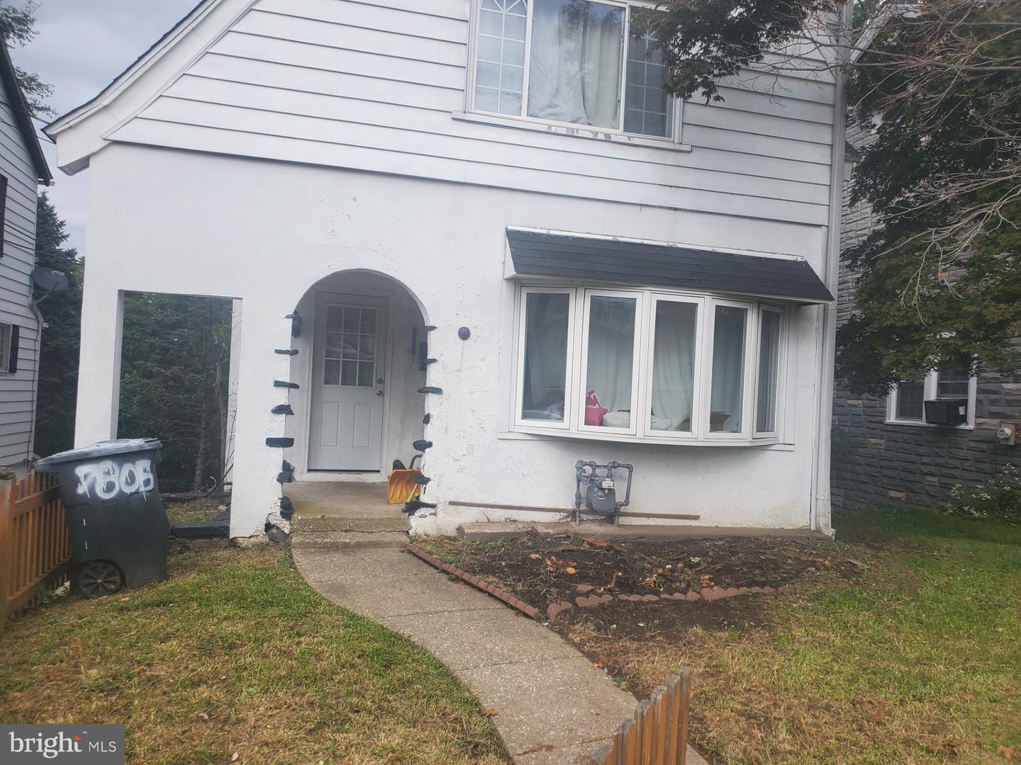 7805 Parkview — photo