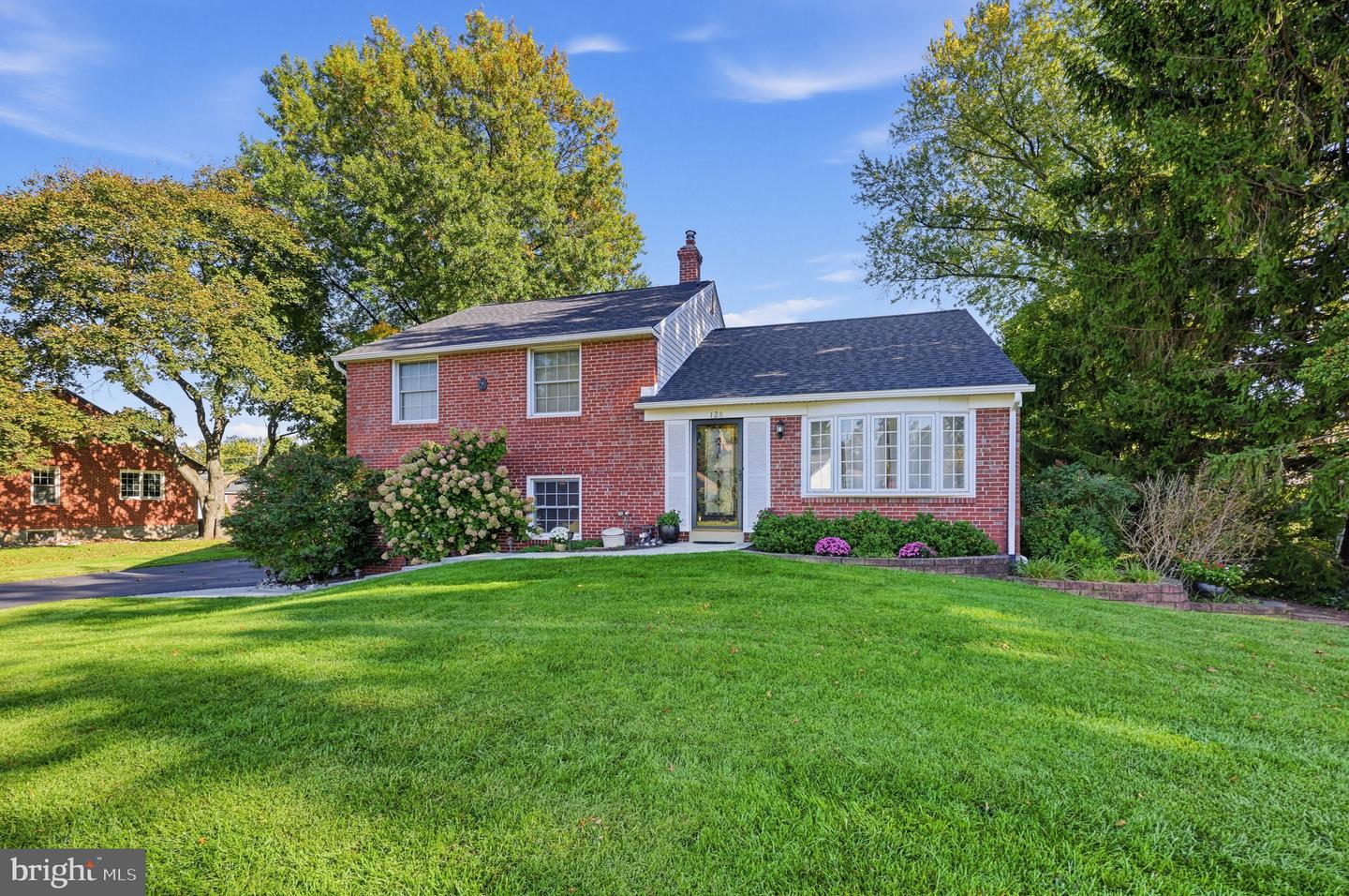 128 Westminster Dr — photo