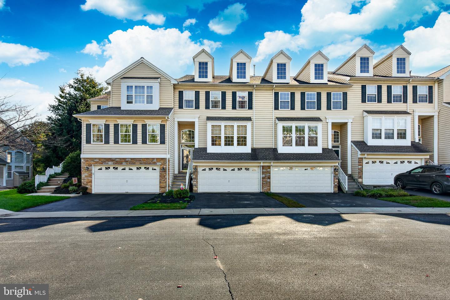 232 S Azalea Ct — photo