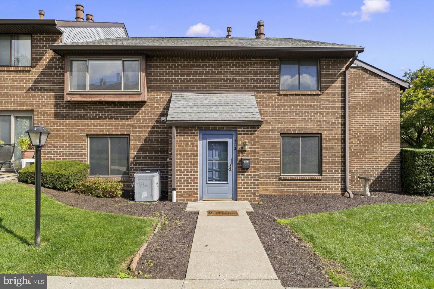 700 Ardmore Ave #302 — photo