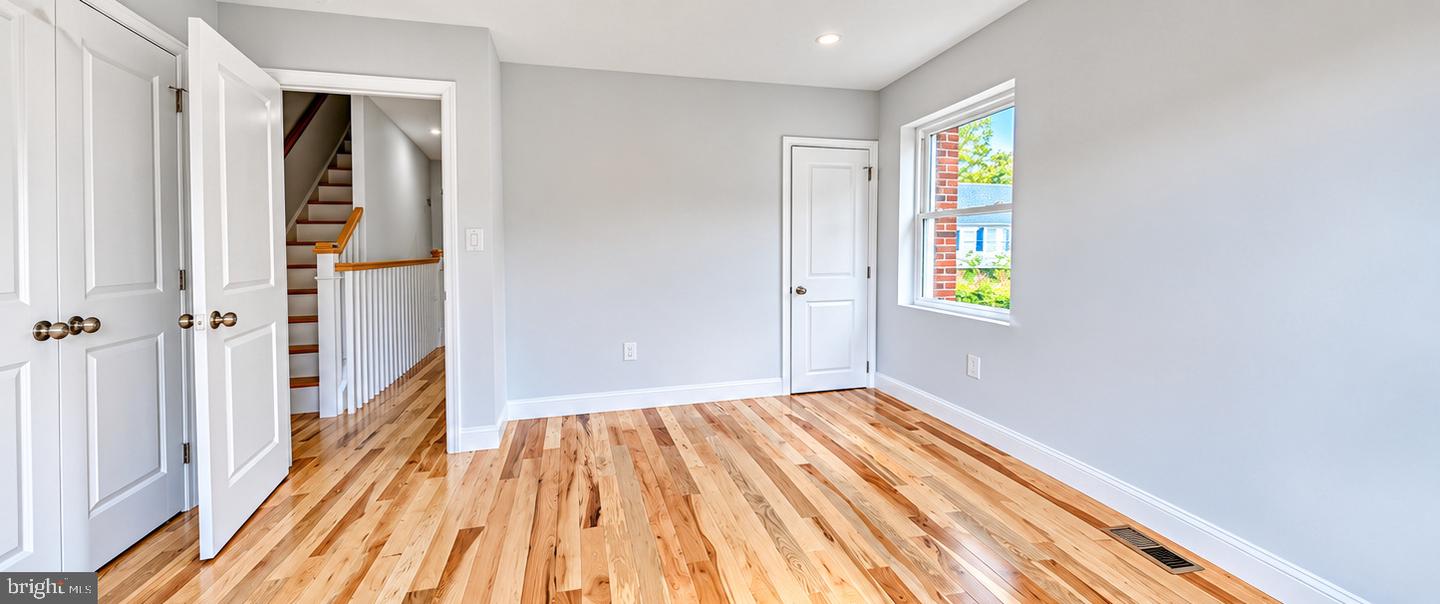 4709 Woodland Ave — photo