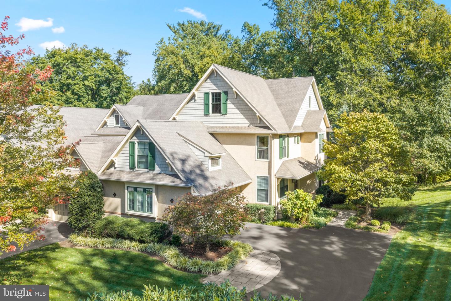 105 Traymore Ln — photo