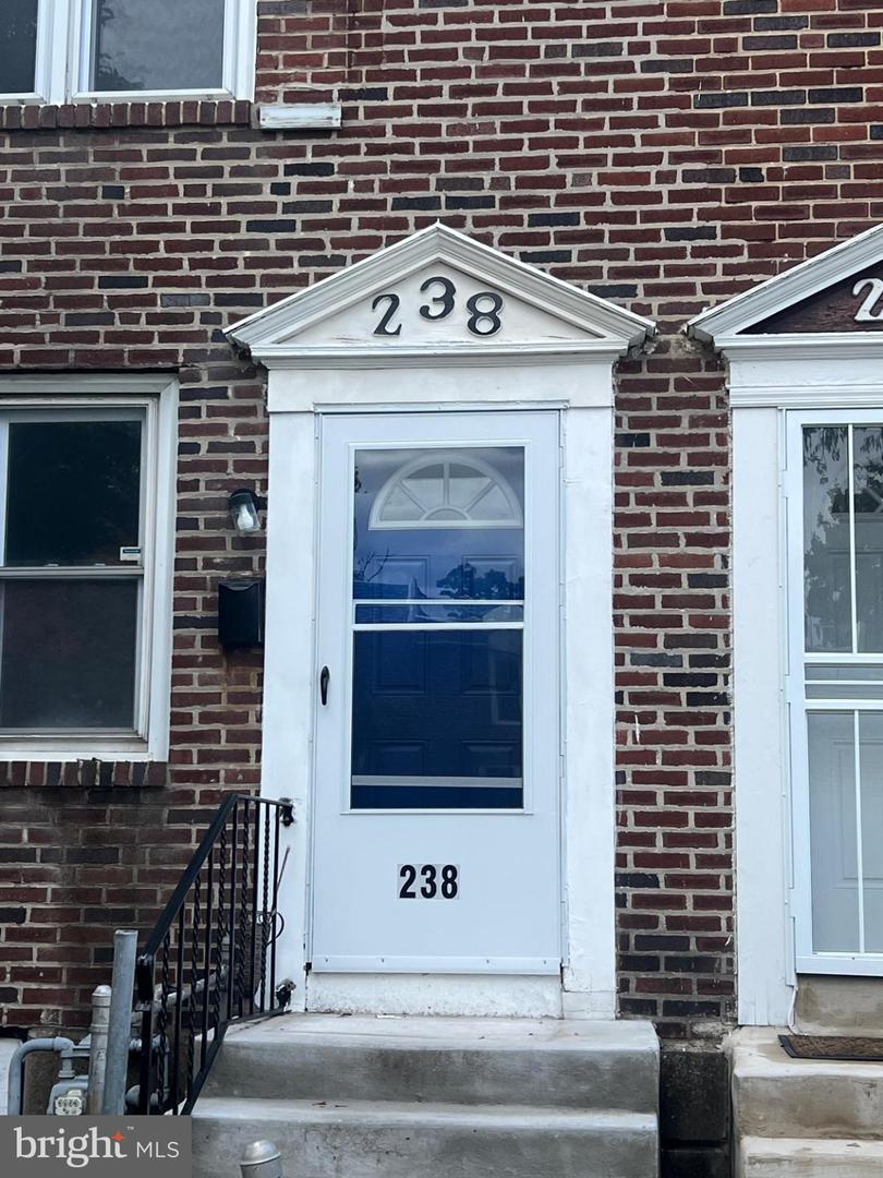 238 W 22nd St — photo
