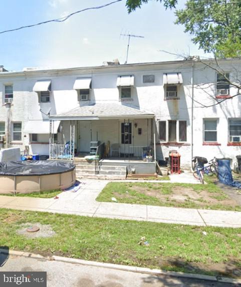 1126 Curry St — photo