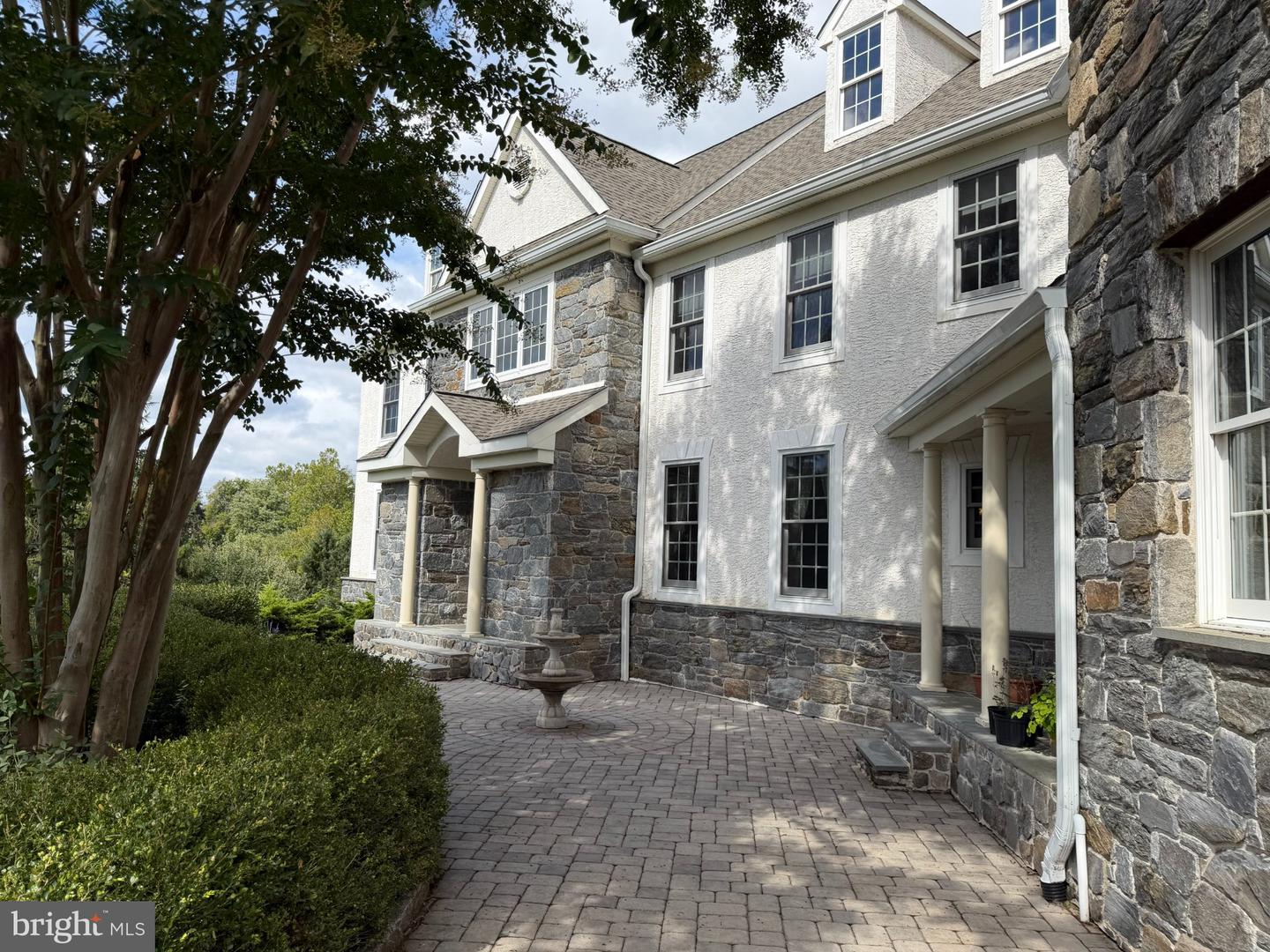 2 Bridlebrook Ln — photo