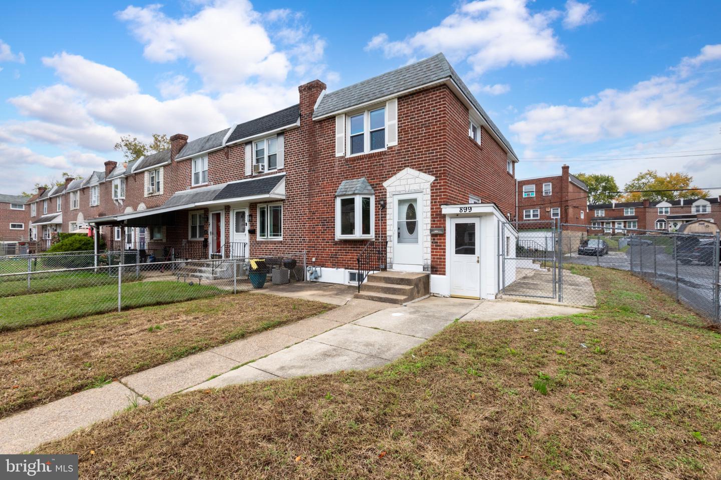 899 Taylor Dr — photo