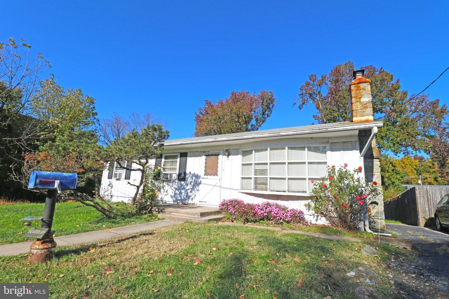 4018 Roseanna Ct — photo