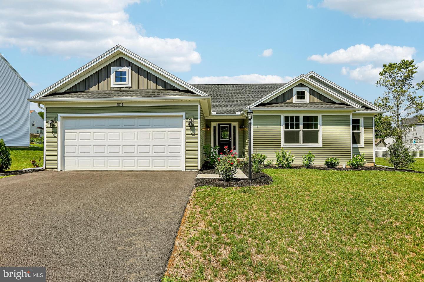 5877 Buchanan Dr — photo