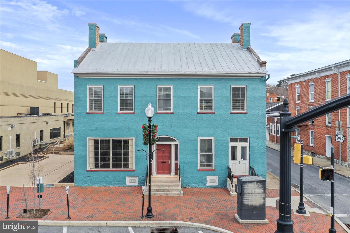 3 W Main St — photo