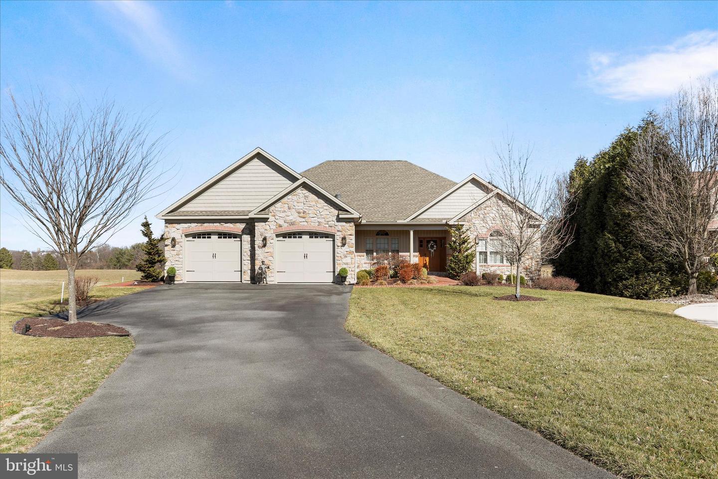 1464 Highfield Court — photo