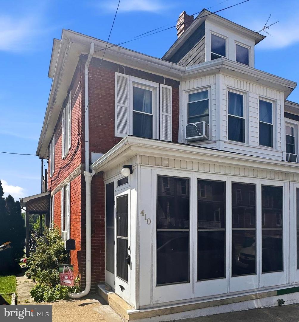 410 Fairview Ave — photo