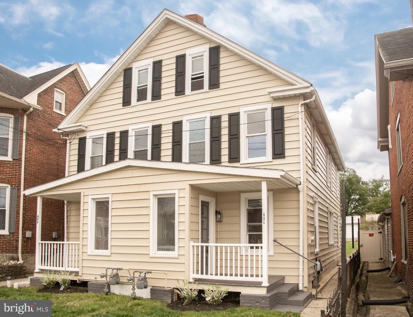 604 W Main St — photo