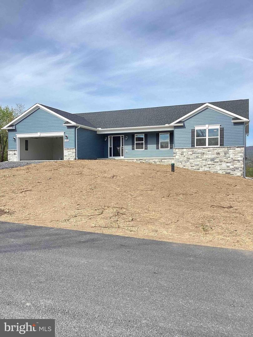 8697 Regal Dr — photo