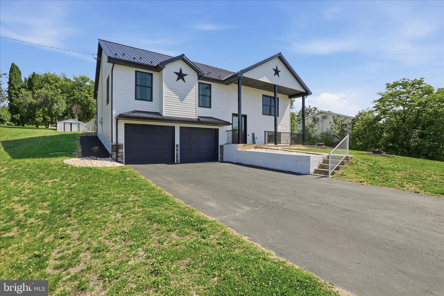 15 Canterbury Dr — photo