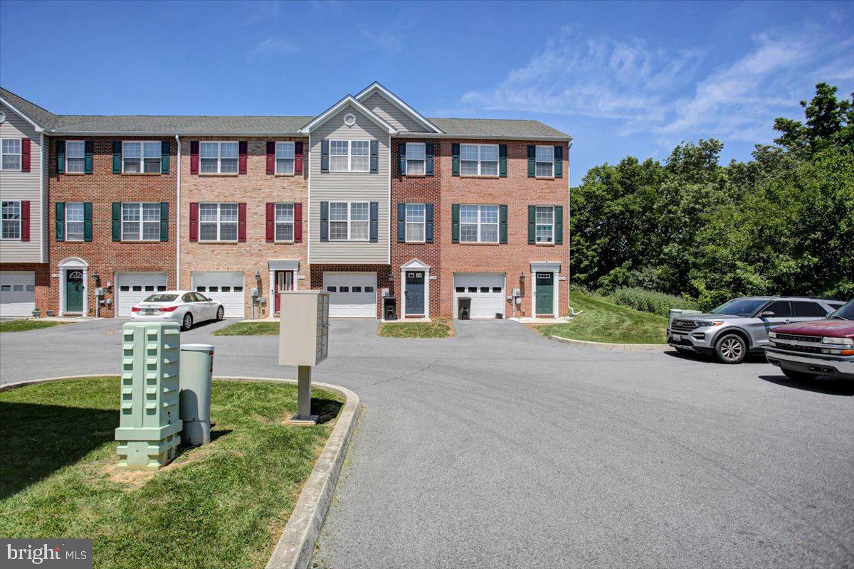 433 W Baltimore St #B — photo