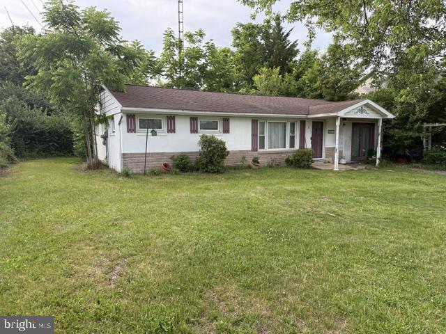 1811 Holly Ln — photo