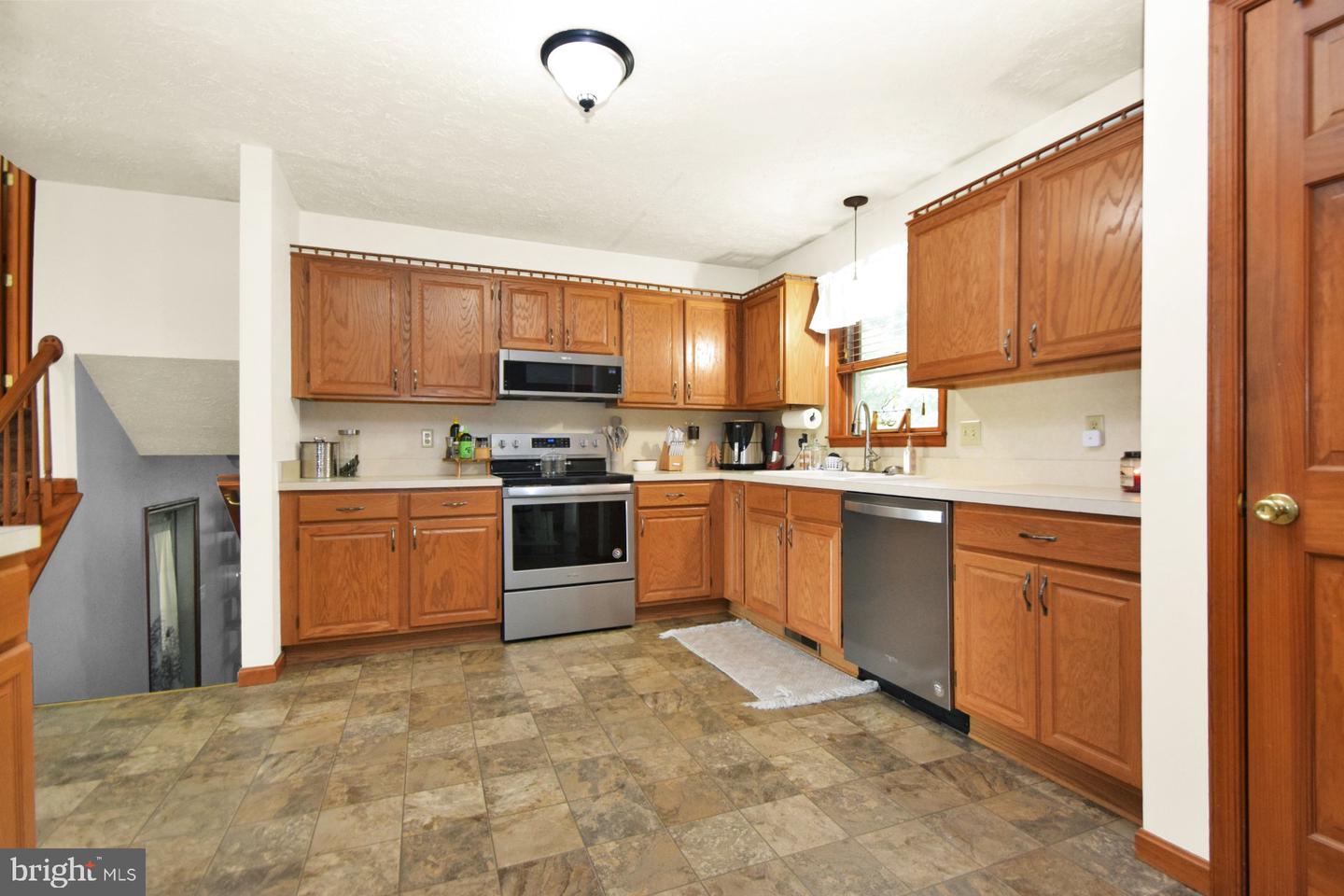 215 Opal Dr — photo