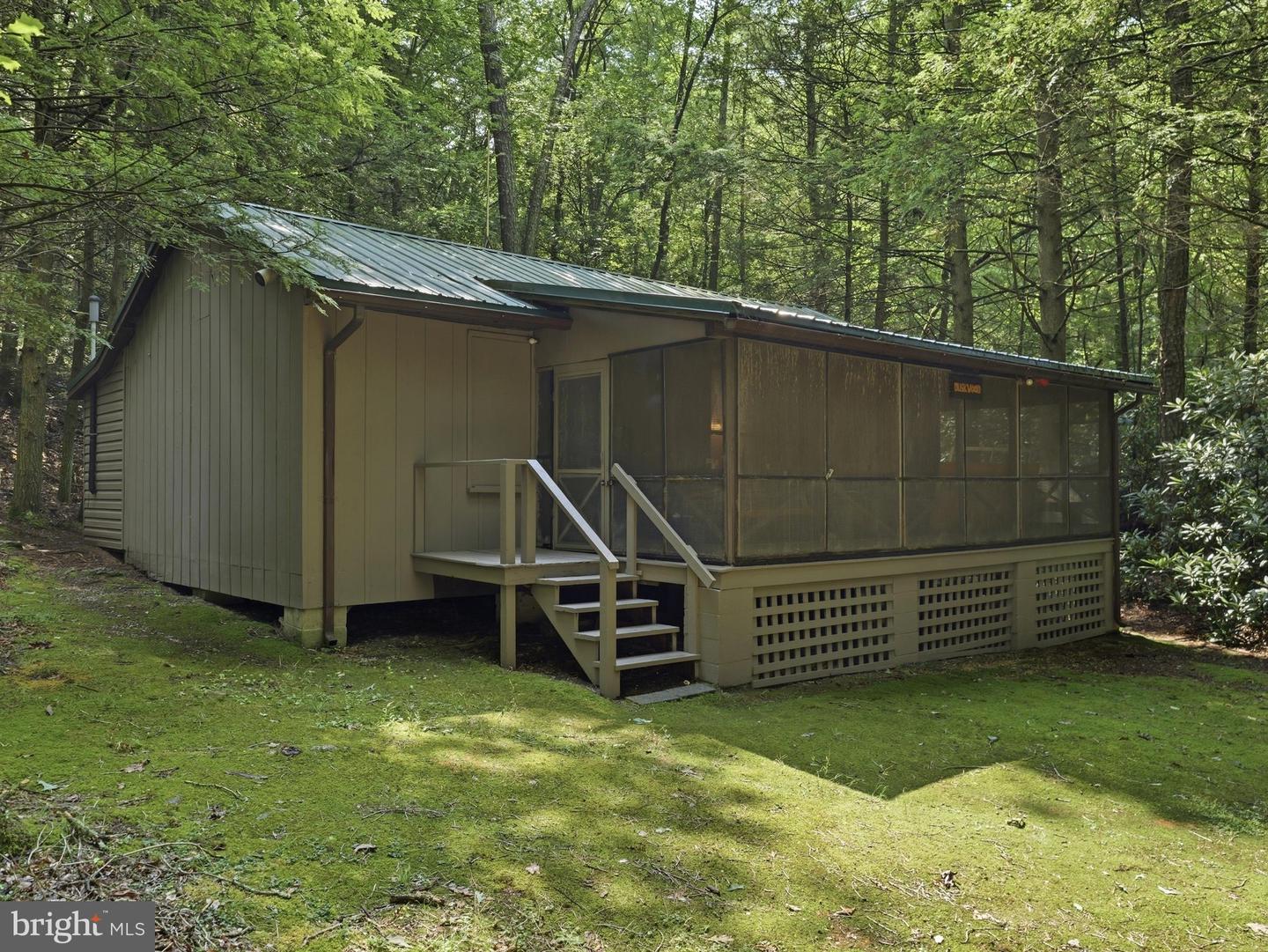 776 Perry Dr — photo