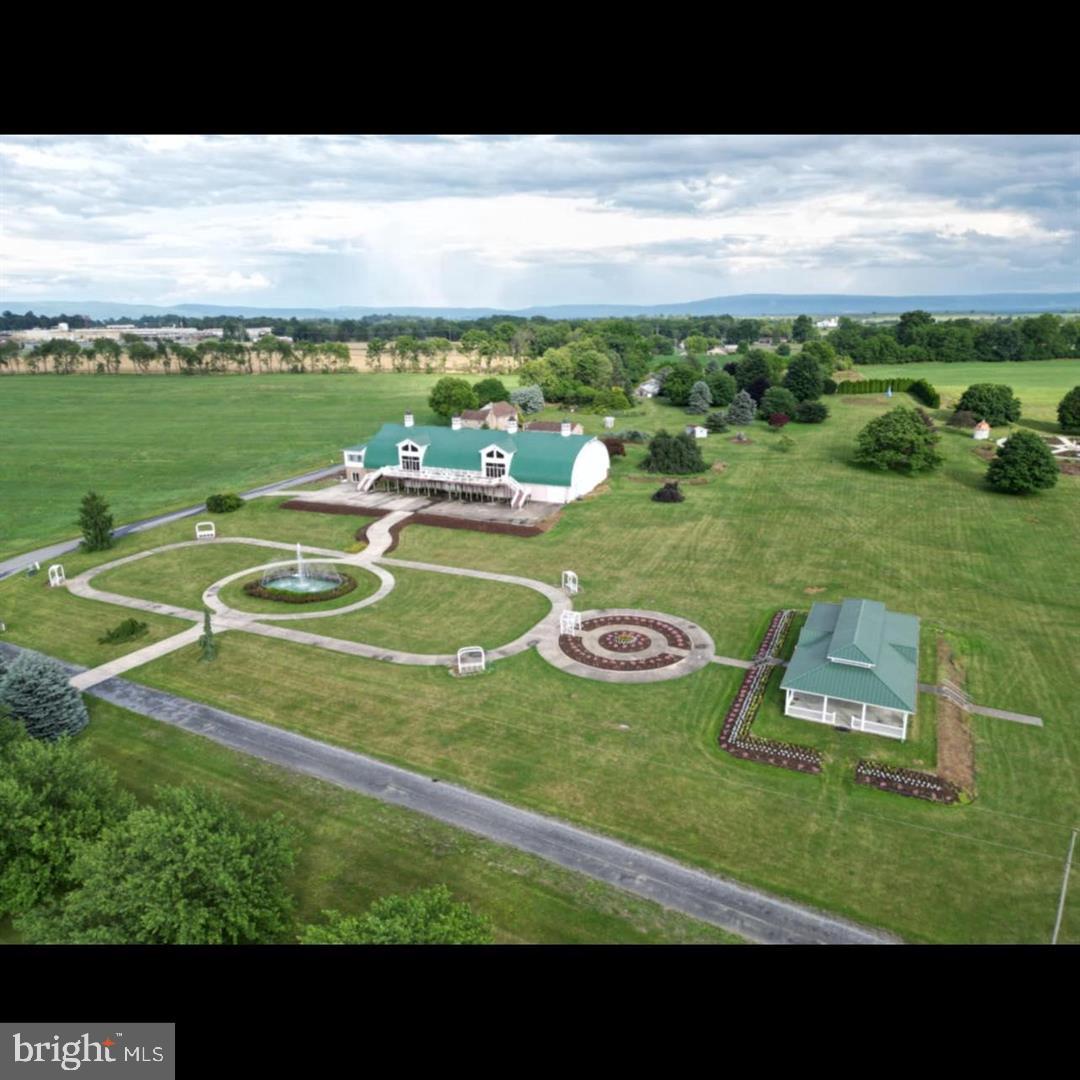 1032 Buchanan Trail East — photo
