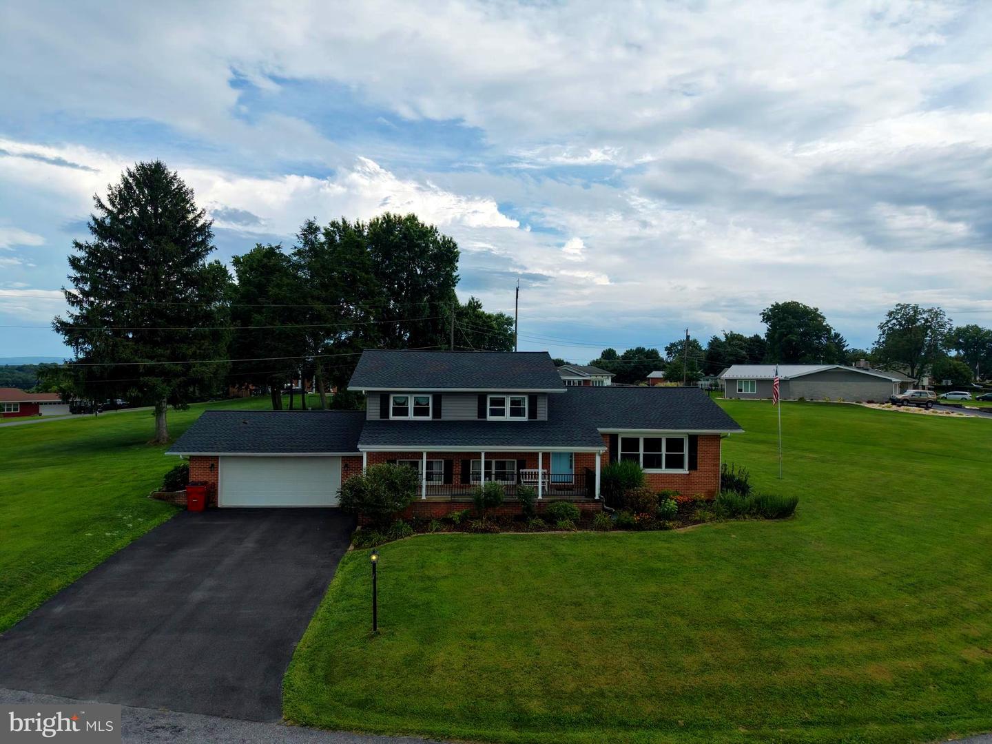 25 Kensington Drive — photo