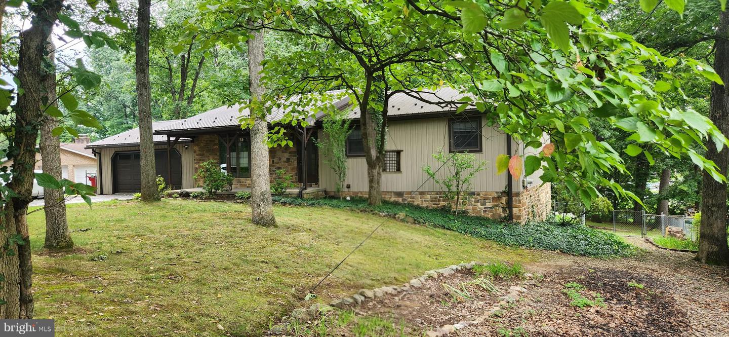 525 Forest Road — photo