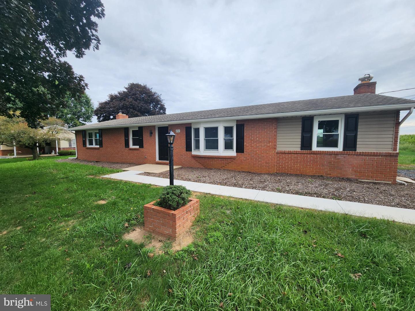 4942 Lemar Rd — photo