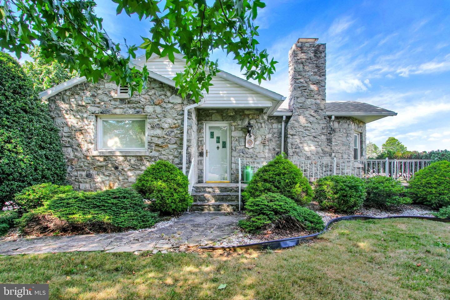 15055 Buchanan Trl E — photo
