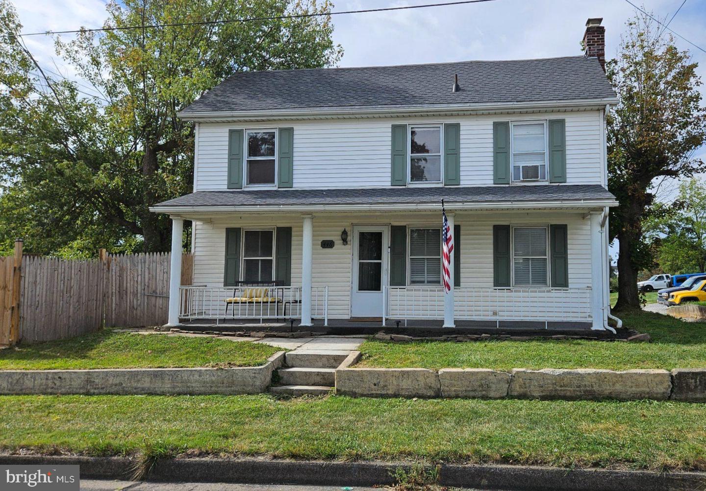 446 Buchanan Trl W — photo