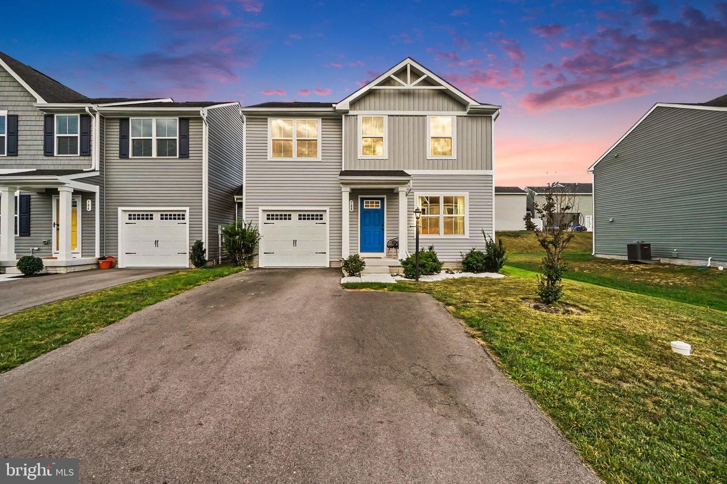 768 Raeann Dr — photo