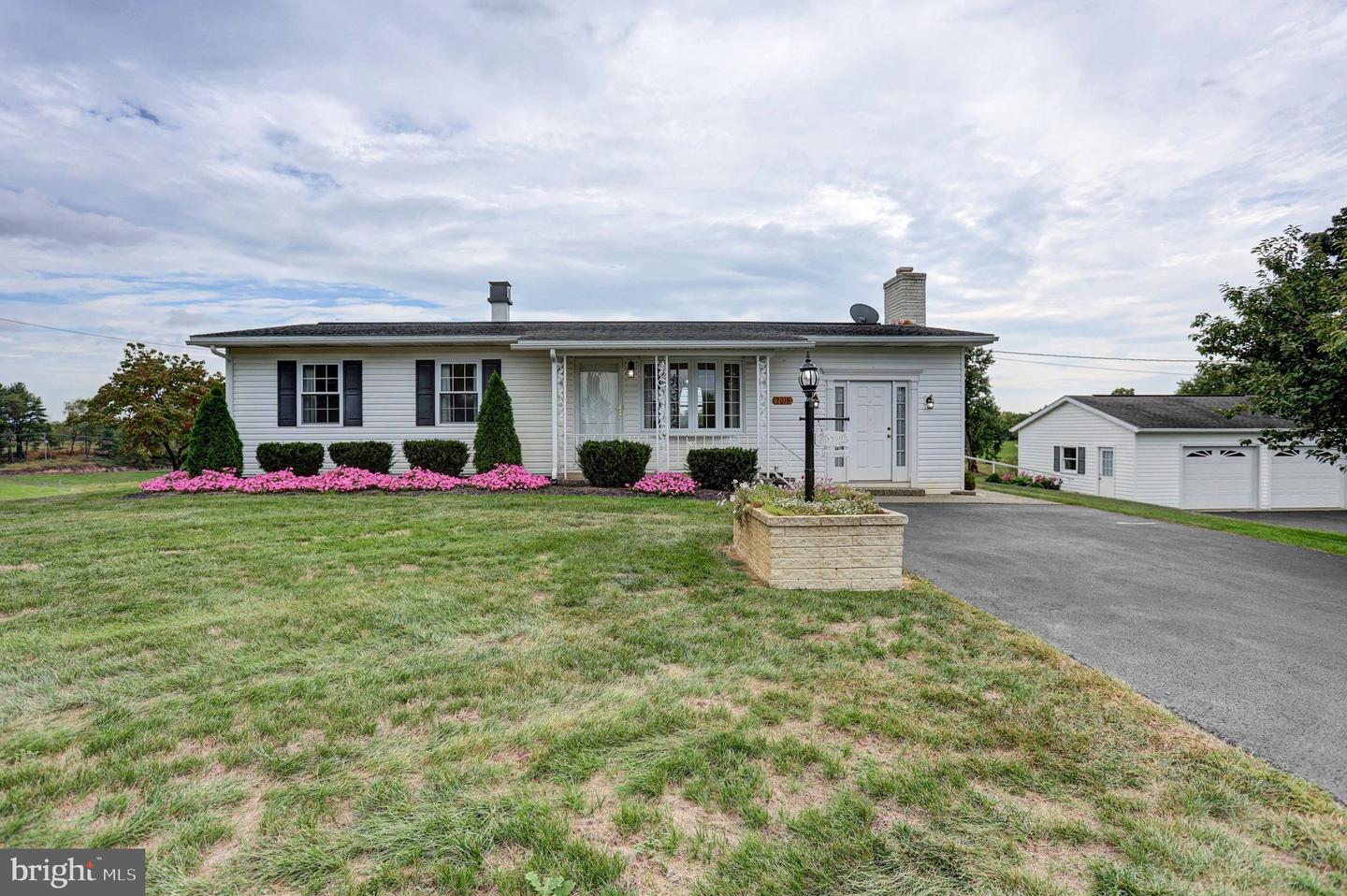 7018 Kuhn Rd — photo