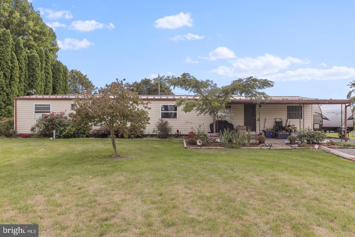 1072 Mayapple Dr — photo