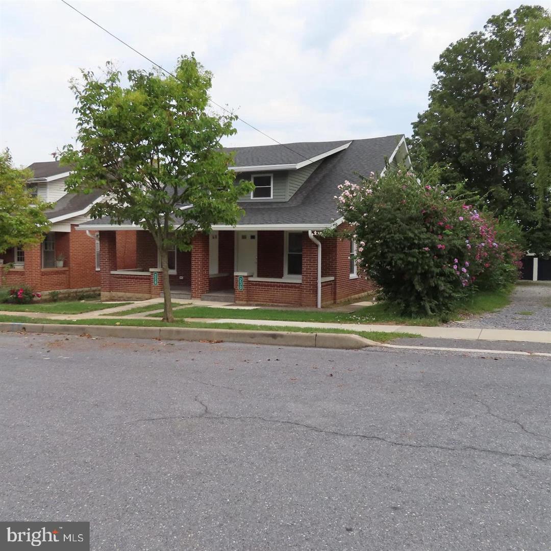 228 Rowe Ave — photo