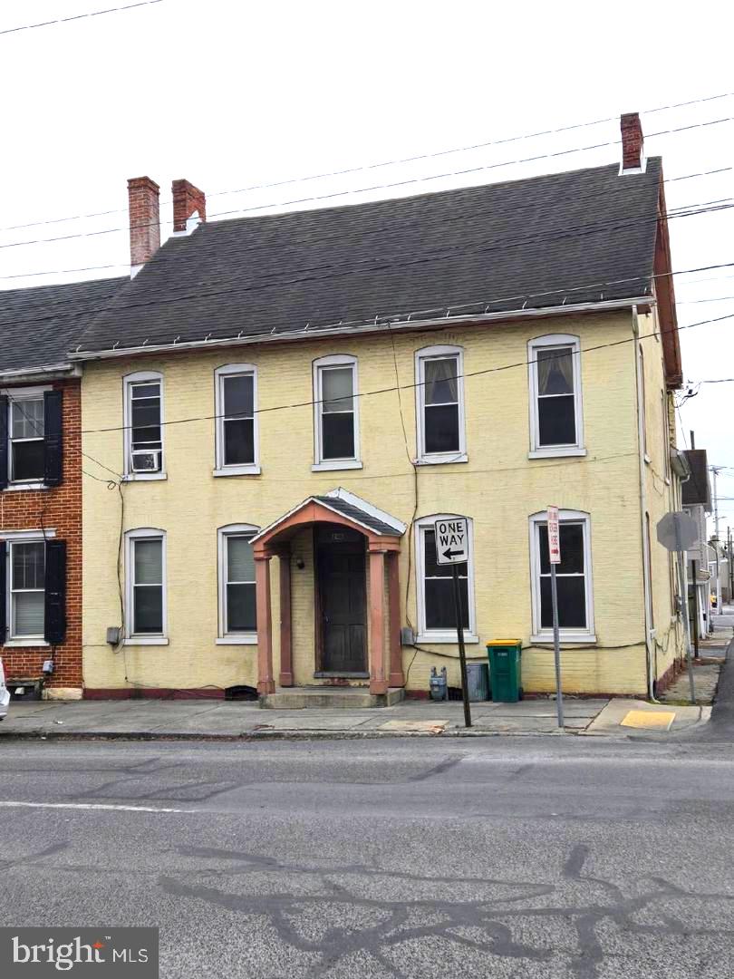 248 Queen St E #2 — photo
