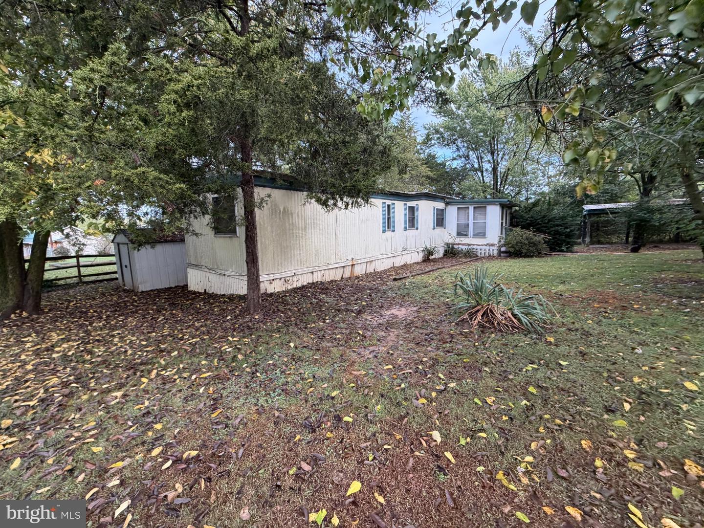 5844 Debbie Ln — photo