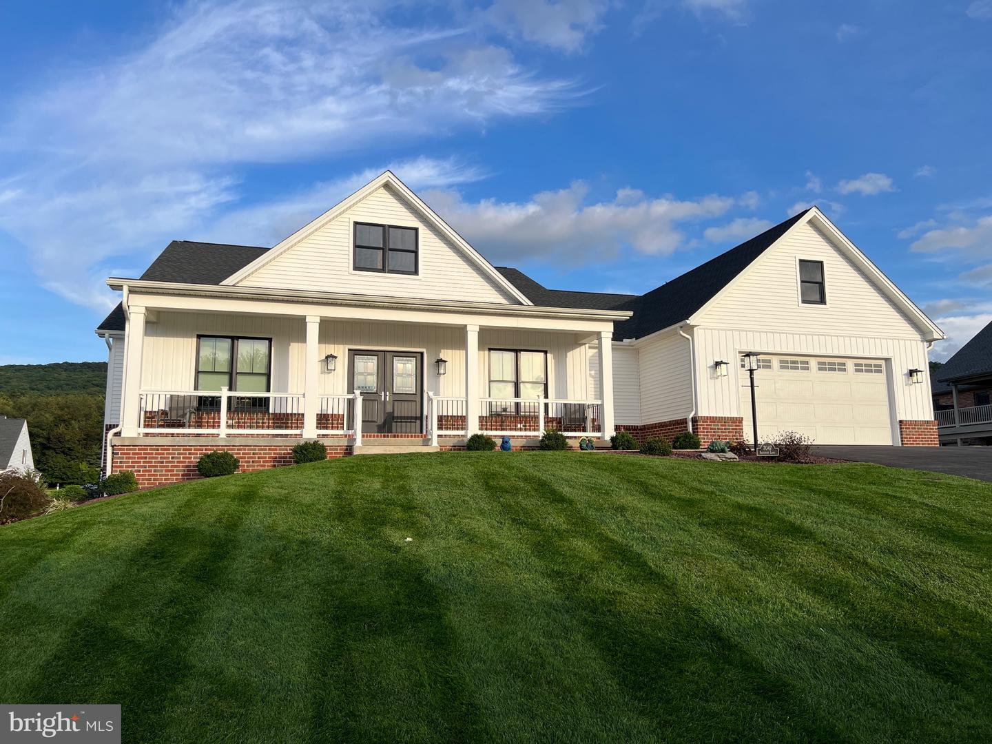 7047 Sandwich Ln — photo