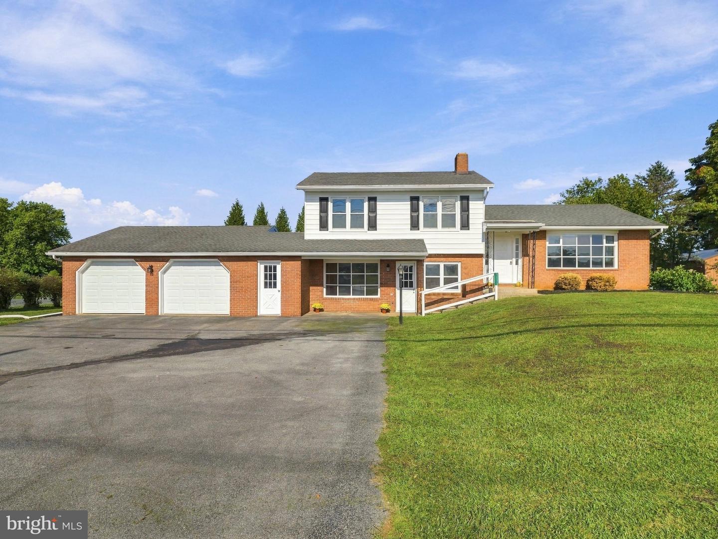 12121 Williamsport Pike — photo