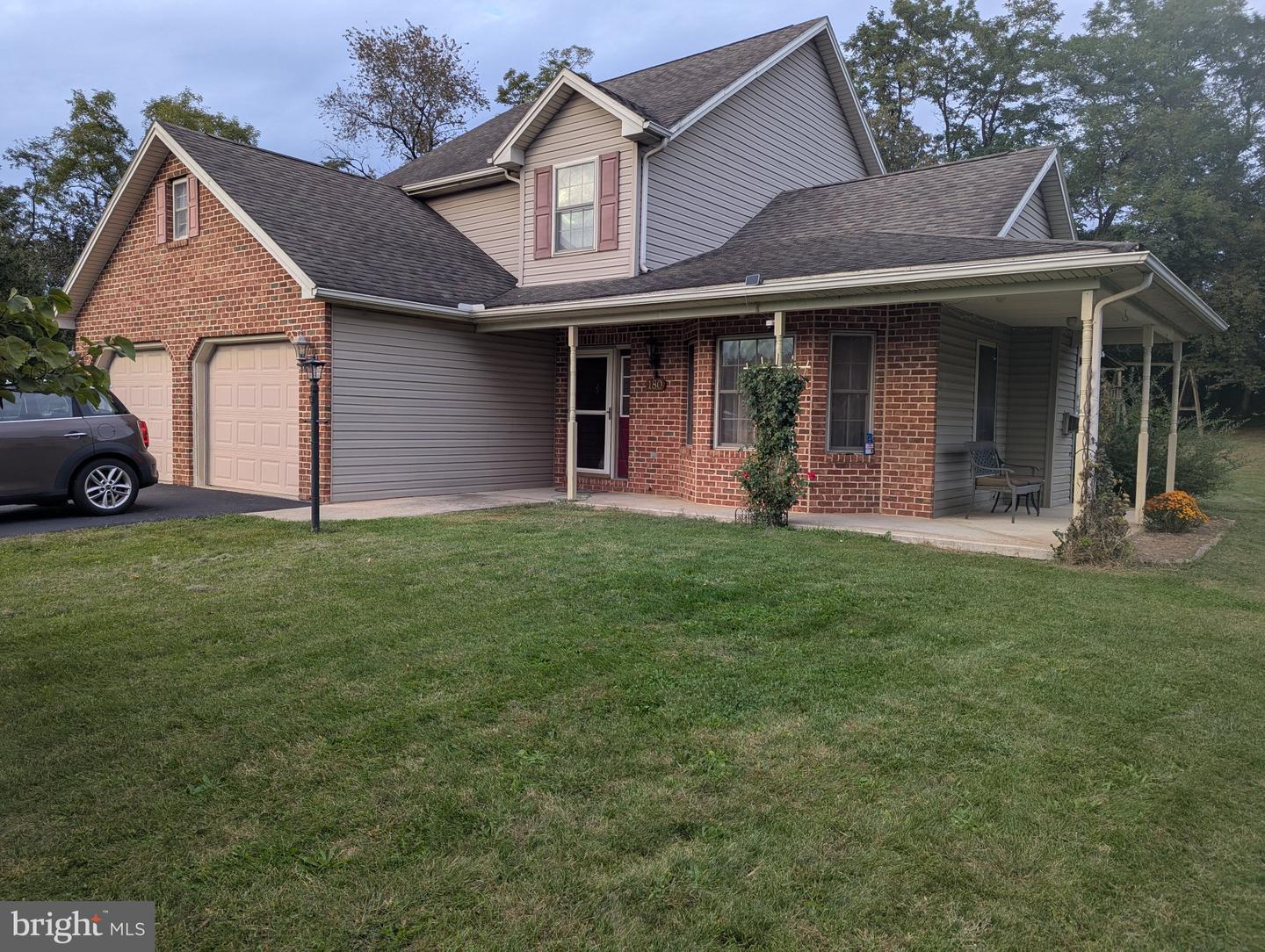 180 N Blackberry Ln — photo