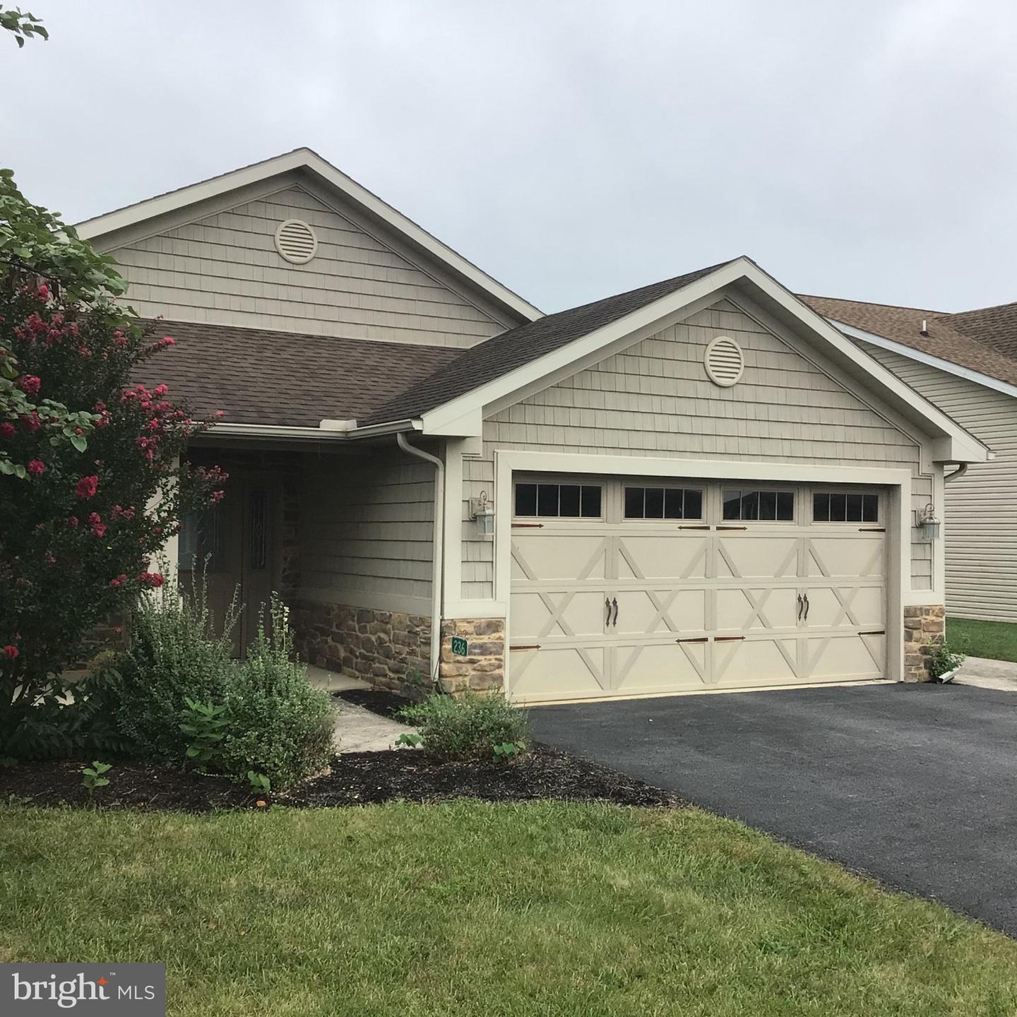 236 Park View Dr — photo